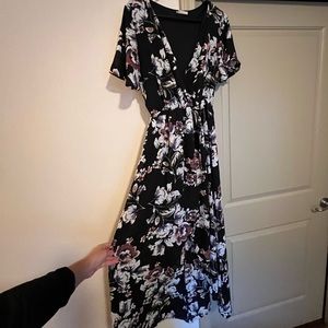 Flowy maxi dress with light purple and white flowers